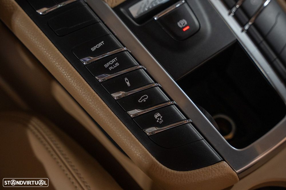 Porsche Macan S - 38