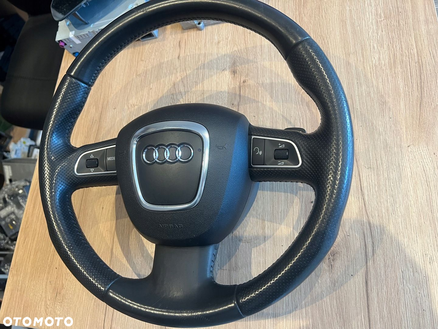 KIEROWNICA TRÓJRAMIENNA ŁOPATKI F1 CHROM II LIFT AUDI A8 S8 D3 - 2