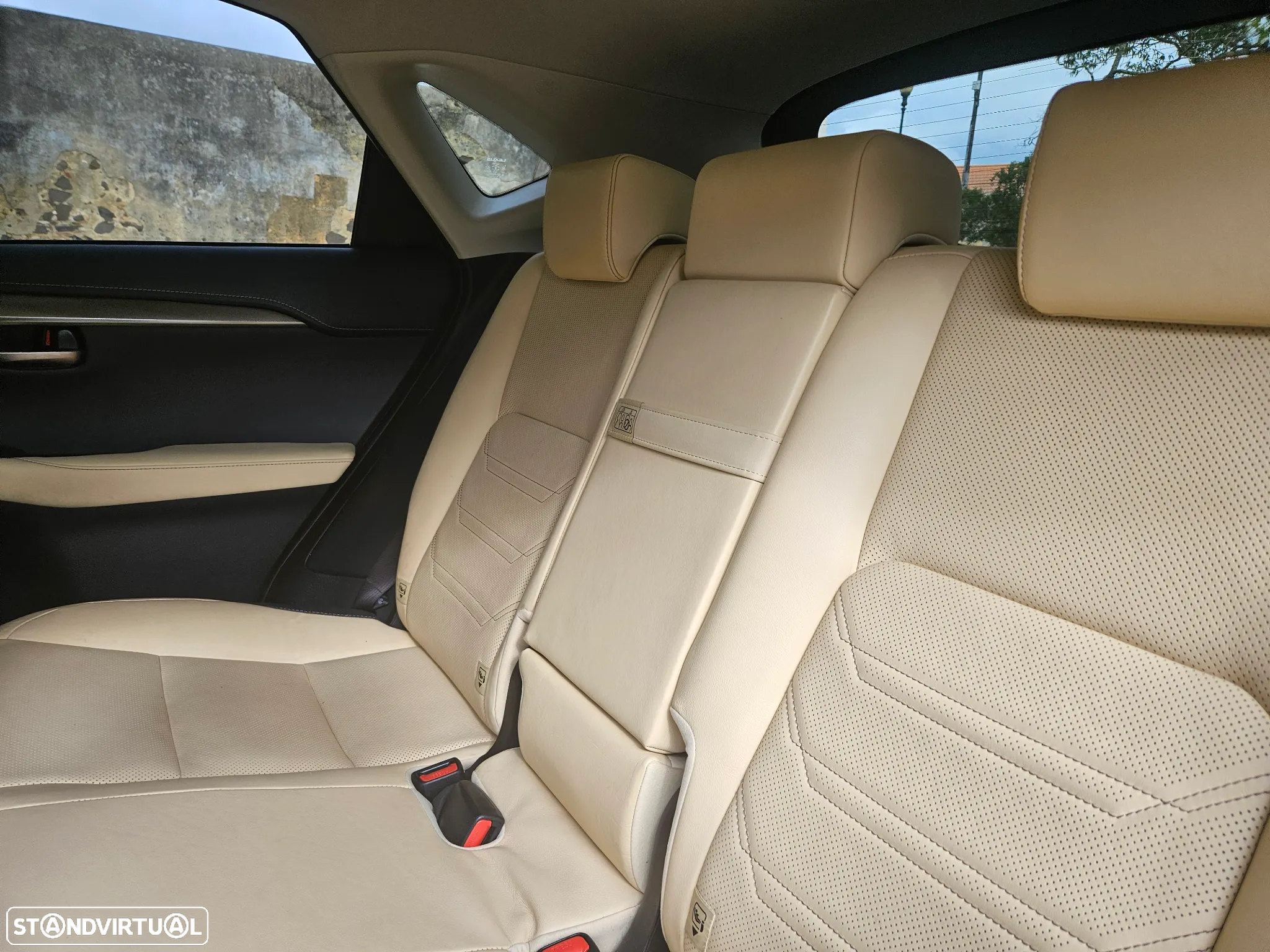 Lexus NX 300h Executive - 7
