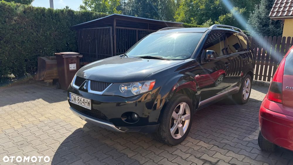 Mitsubishi Outlander - 1