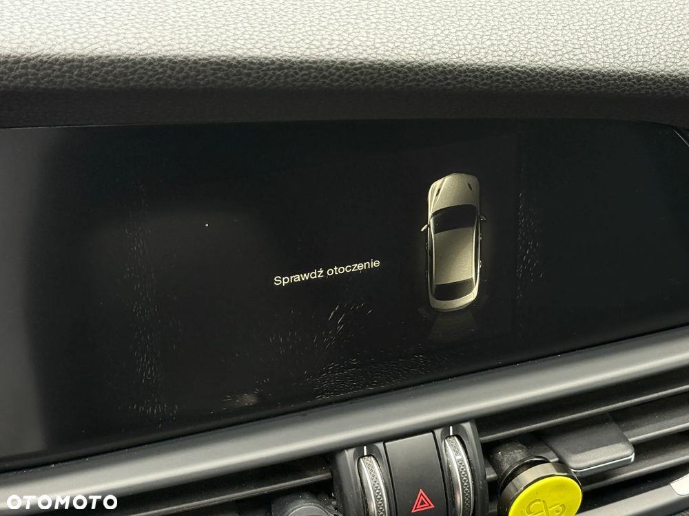 Alfa Romeo Giulia 2.2 D Turbo - 21