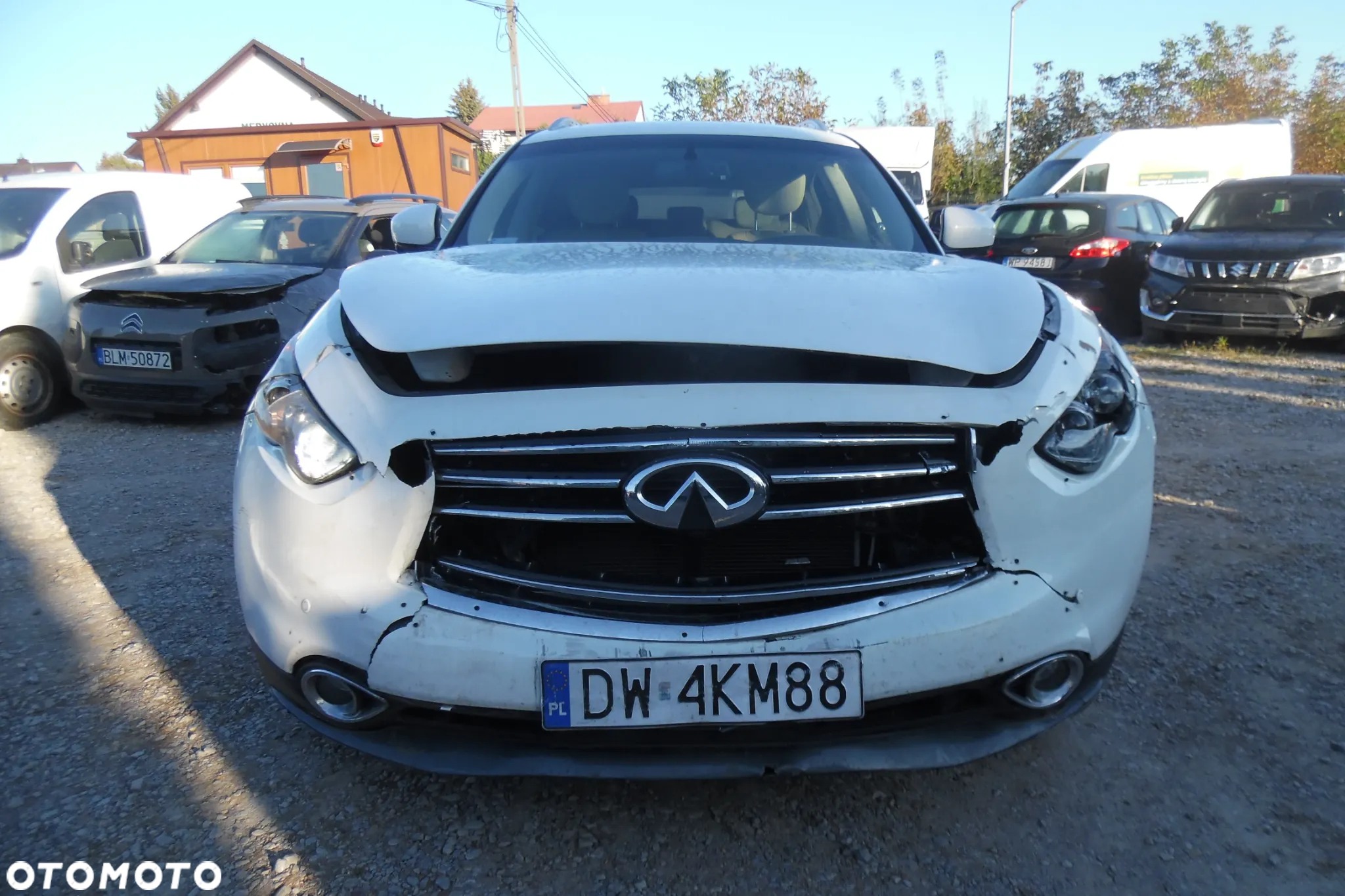 Infiniti QX70 - 22