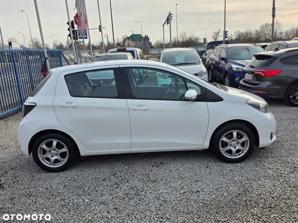 Toyota Yaris - 30