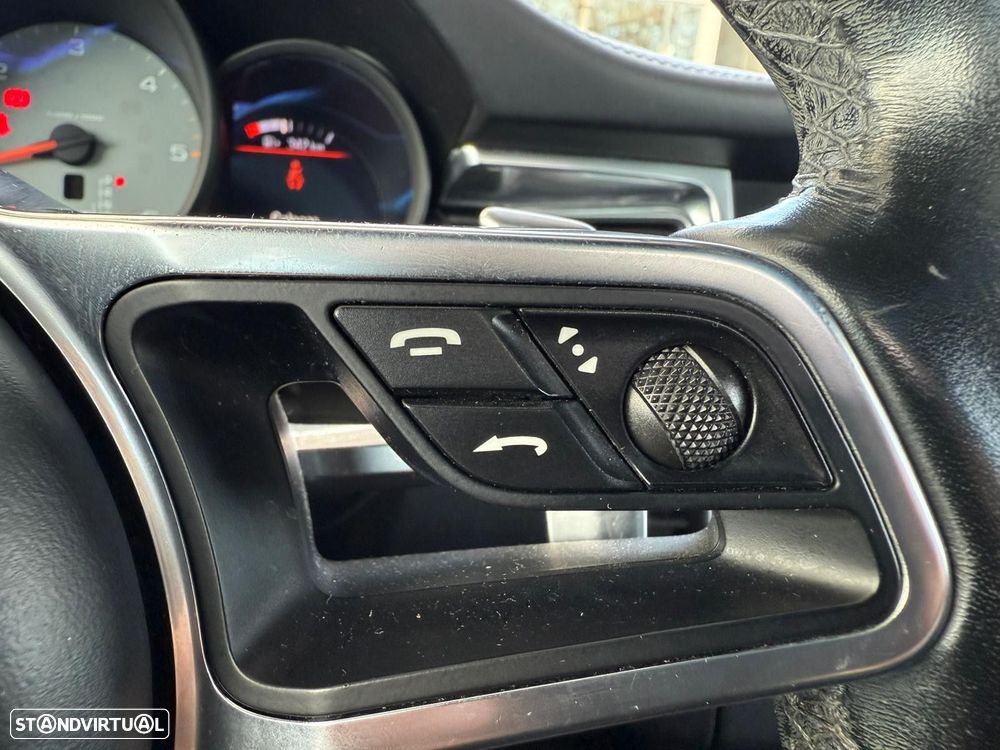 Porsche Macan S - 23