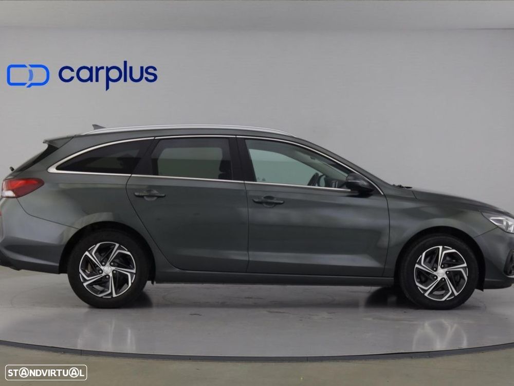 Hyundai i30 1.6 CRDI STyle — fotografia 8