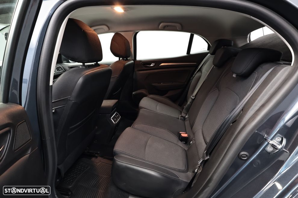 Renault Mégane 1.6 Plug-In Equilibre - 25