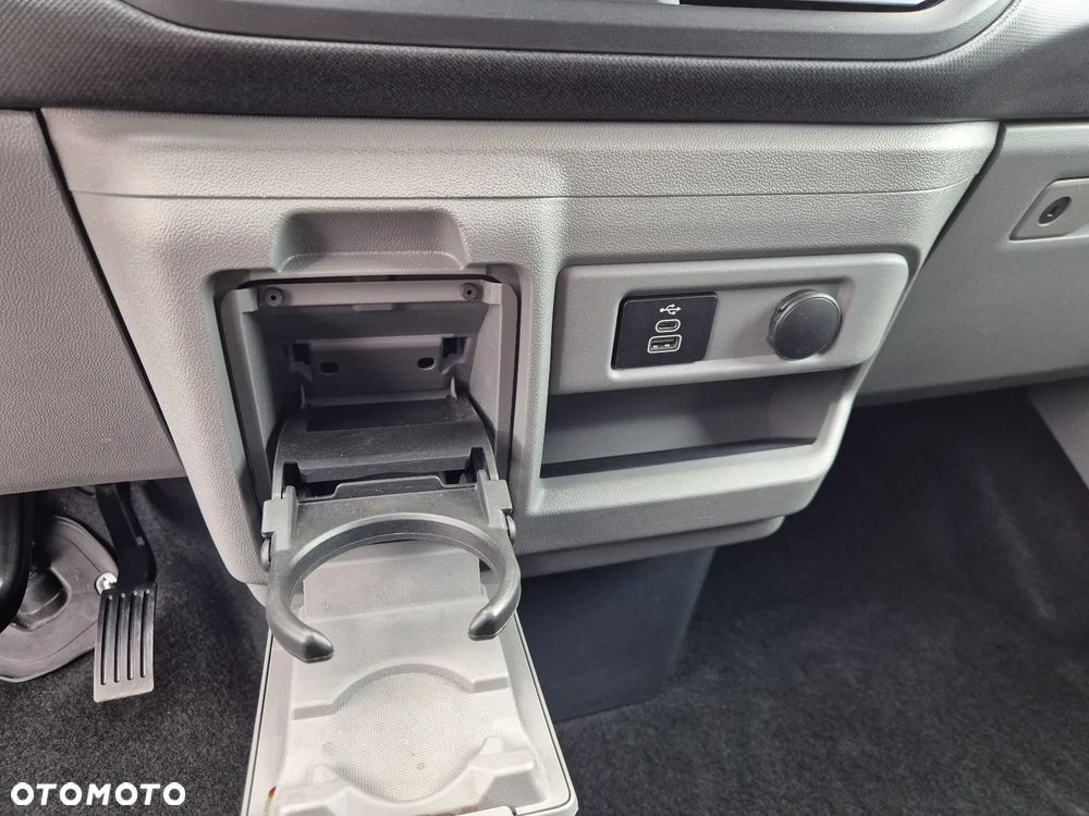 Ford Tourneo Custom - 16