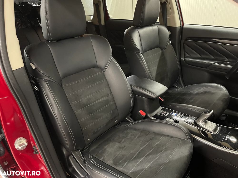 Mitsubishi Outlander 2.4 4WD Plug-In Hybrid - 9