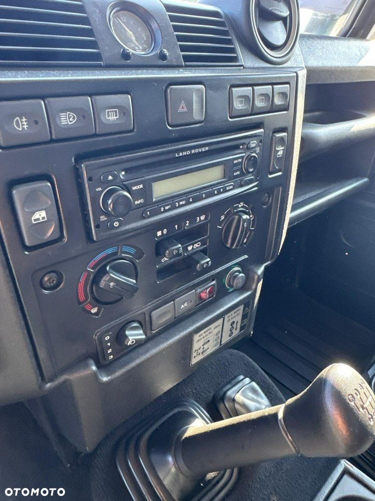 Land Rover Defender - 5