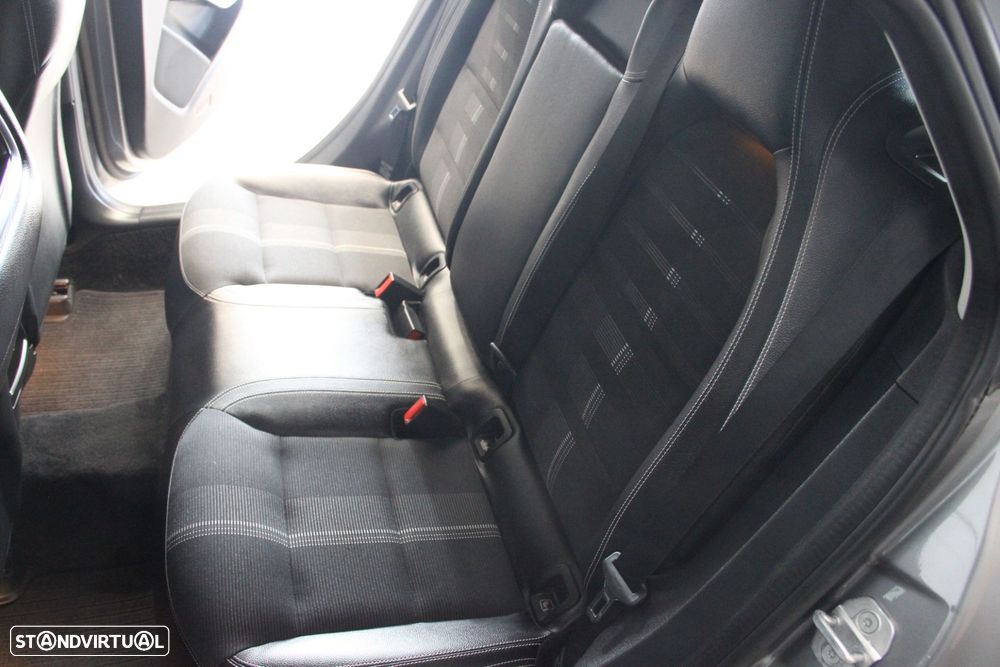 Mercedes-Benz CLA 200 d Shooting Brake Urban Aut. - 11