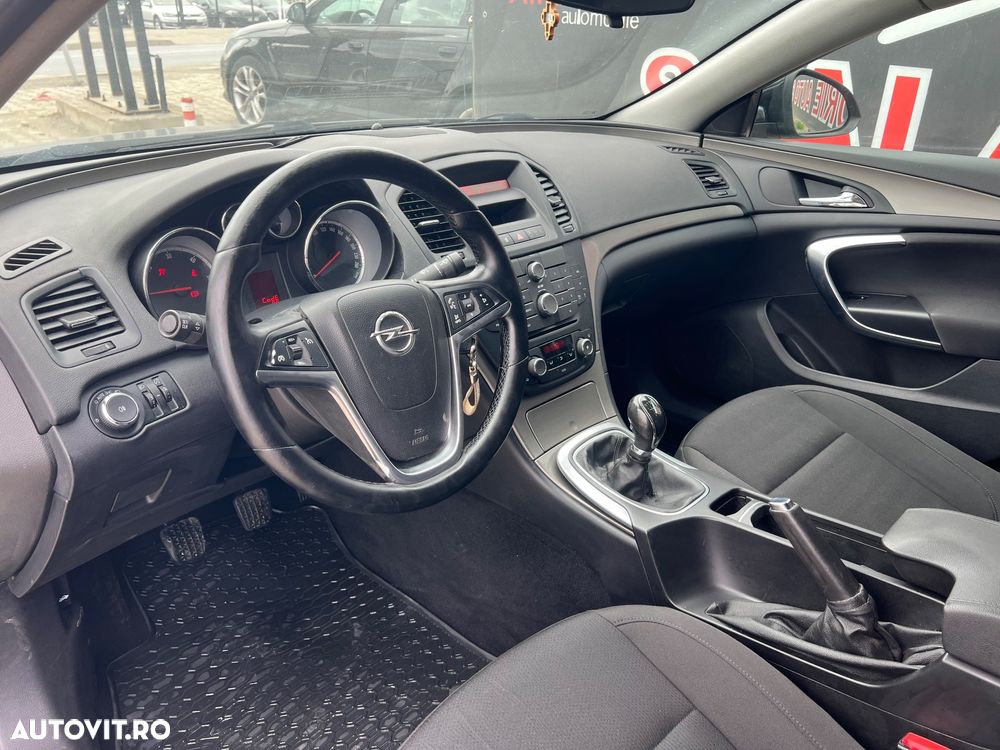 Opel Insignia 2.0 CDTi ECOTEC - 9
