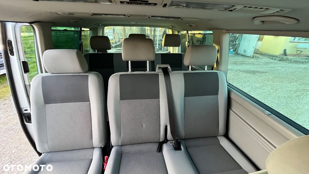 Volkswagen Caravelle - 10
