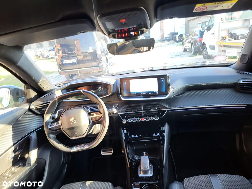 Peugeot 2008 PureTech 130 EAT8 GT - 17