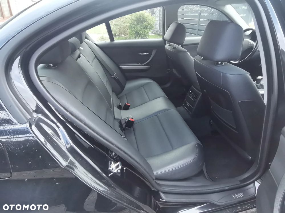 BMW Seria 3 320i - 14