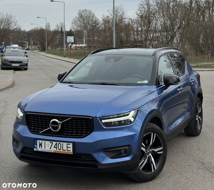 Volvo XC 40 T3 R-Design - 1