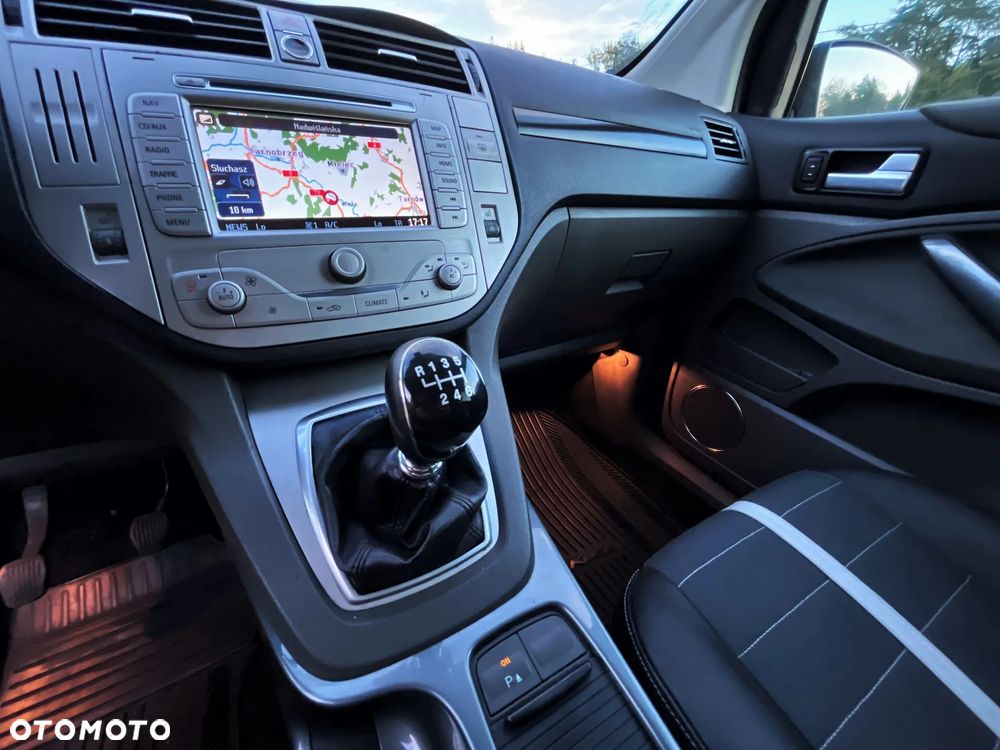 Ford Kuga 2.0 TDCi 2x4 Titanium - 6