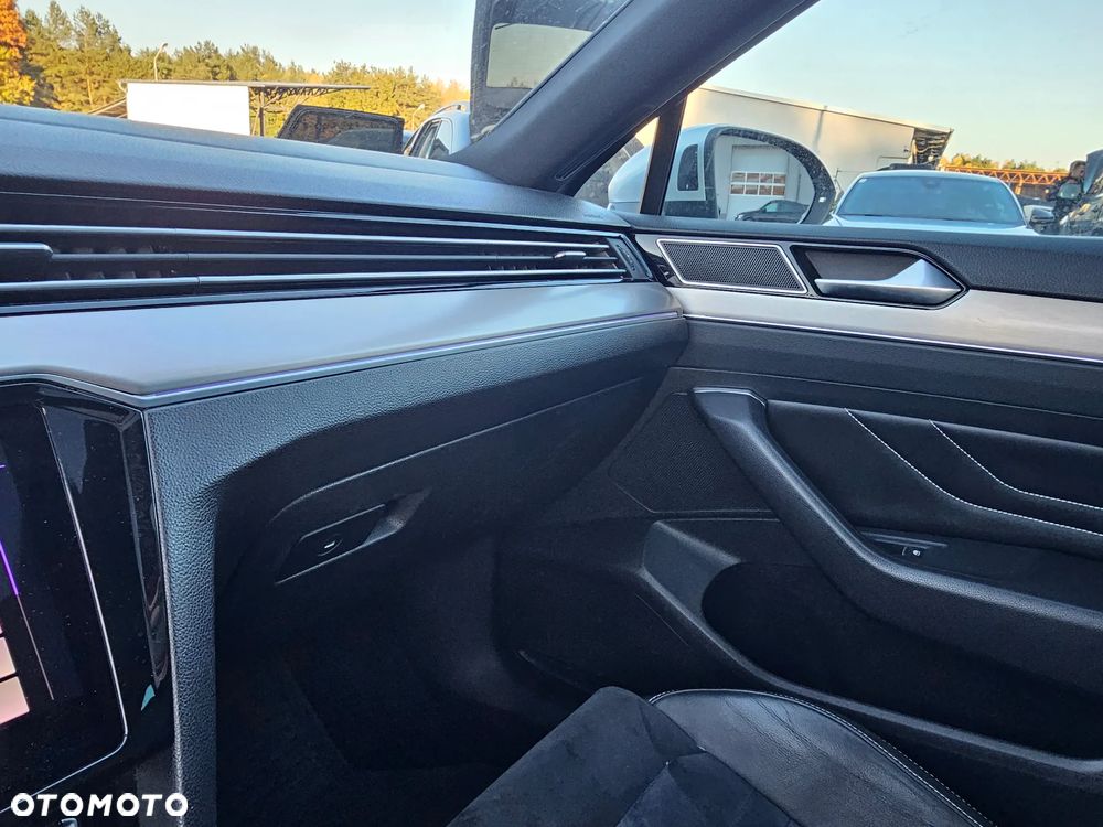 Volkswagen Passat 2.0 TDI SCR DSG Elegance - 23