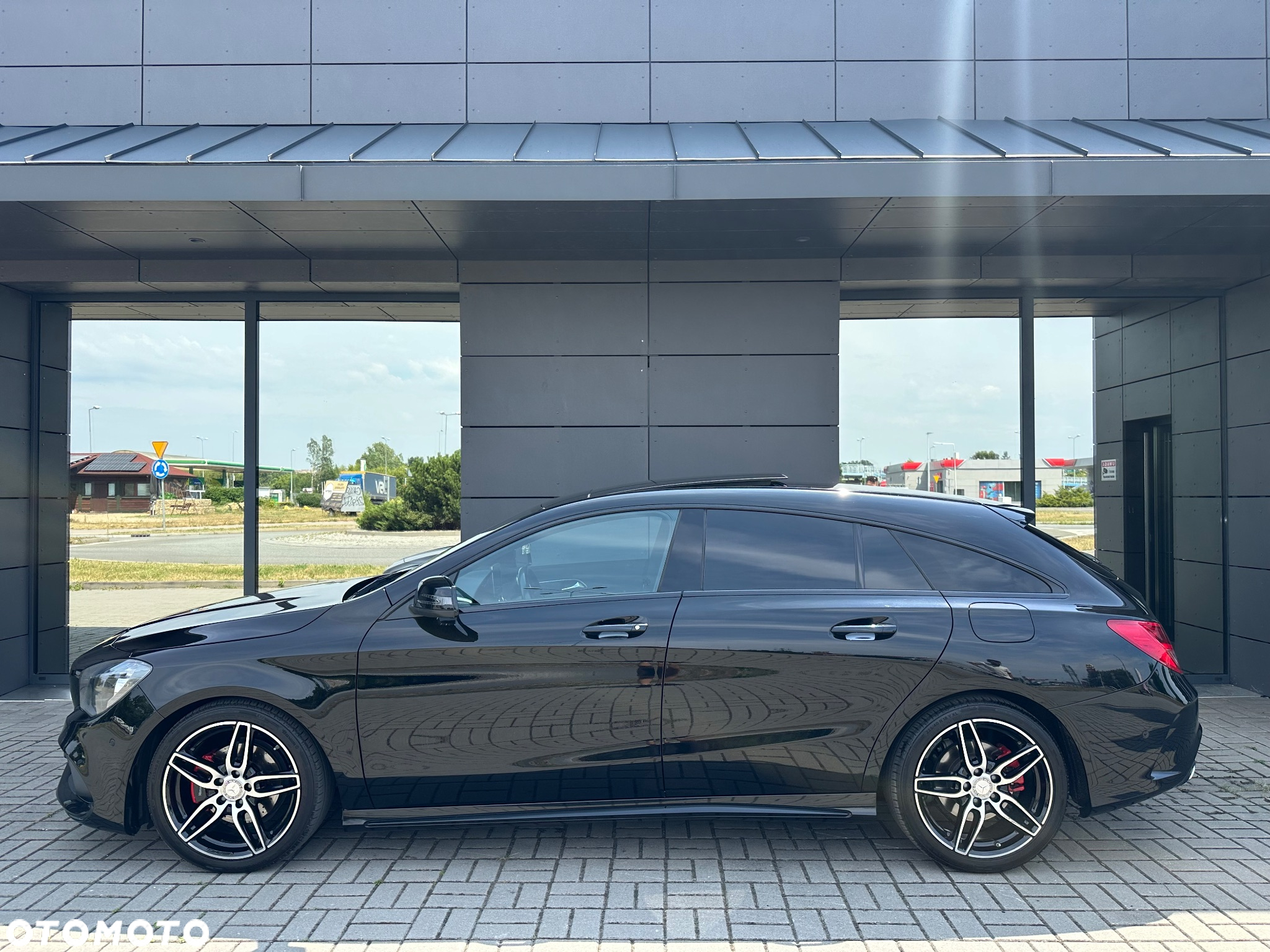 Mercedes-Benz CLA 200 7G-DCT AMG Line - 12