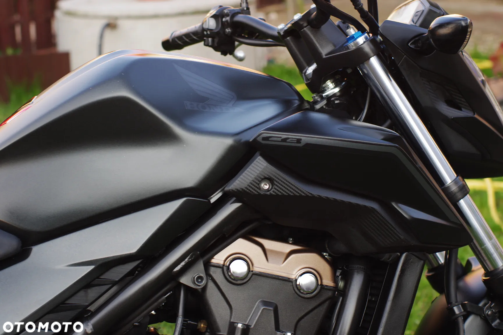 Honda CB - 12