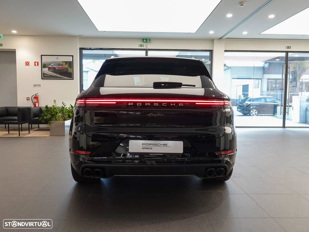 Porsche Cayenne Turbo E-Hybrid - 4