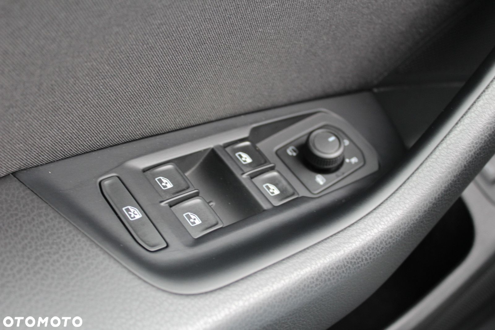 Volkswagen Passat 1.5 TSI EVO Business DSG - 27