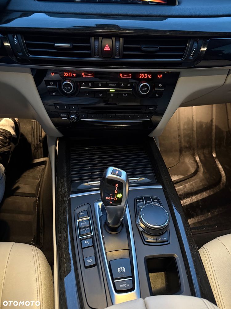 BMW X5 xDrive35i - 7