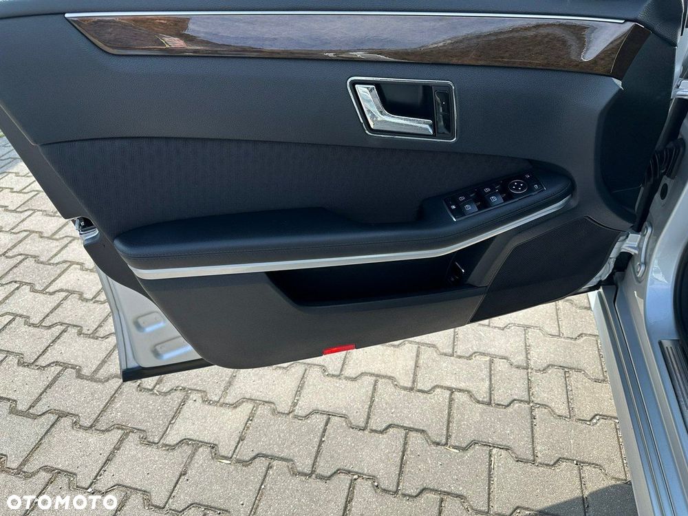 Mercedes-Benz Klasa E - 16