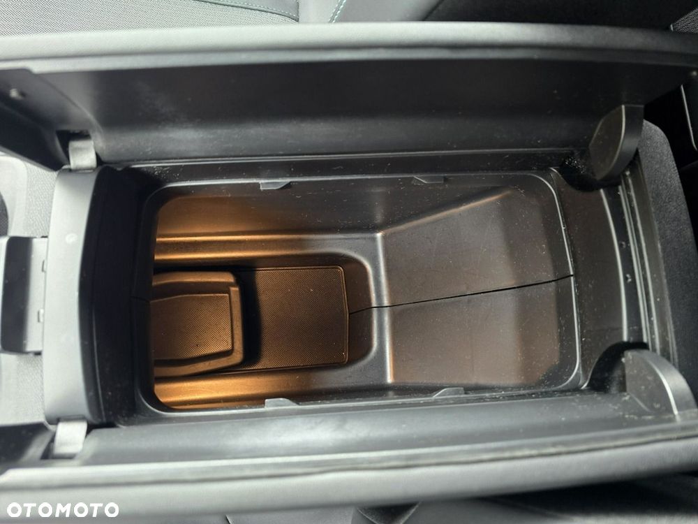 Peugeot 3008 PureTech 130 Stop & Start GPF EAT8 Allure Pack - 23