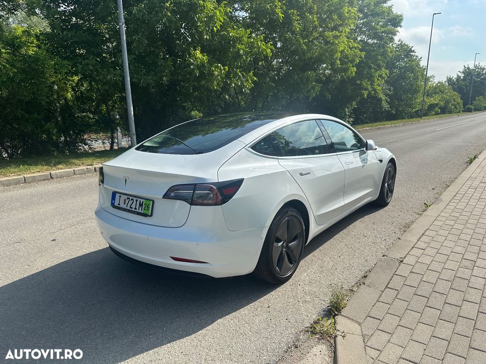 Tesla Model 3 - 3