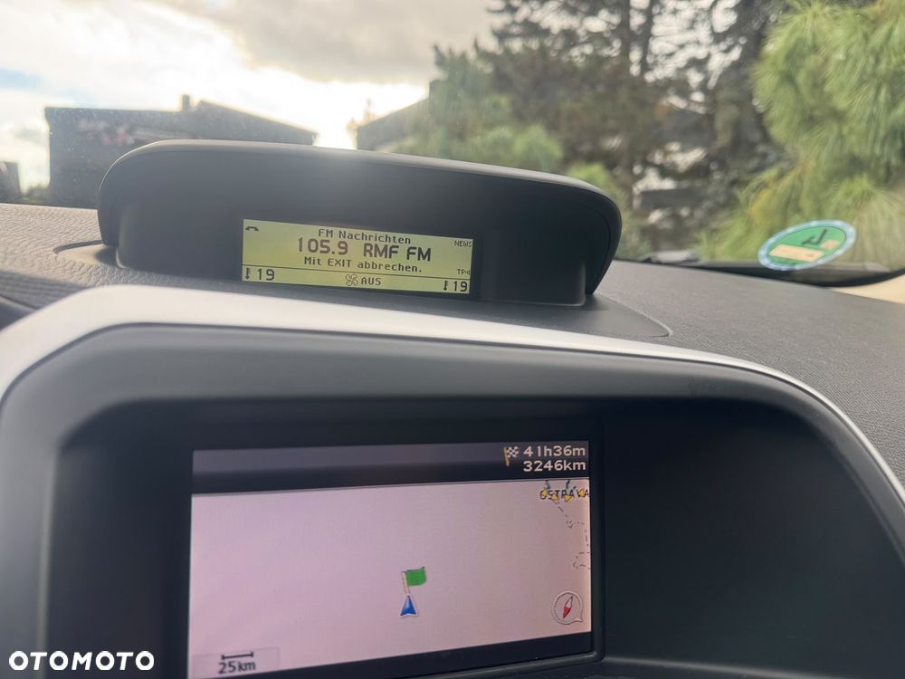 Volvo XC 60 2.4D Momentum - 17
