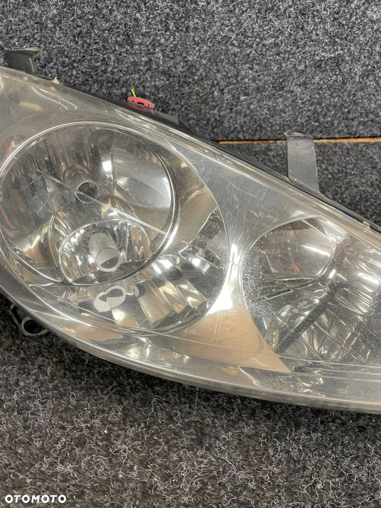 peugeot 307 lampa prawa przód przednia 9641615680 OE europa - 3