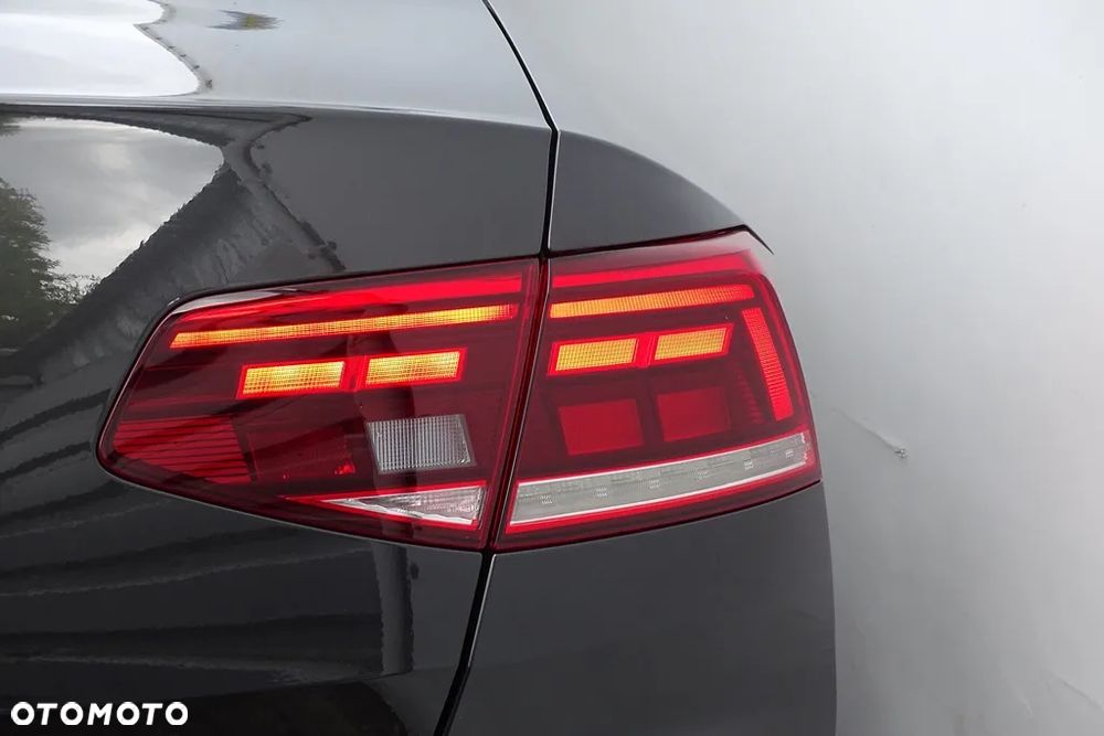 Volkswagen Passat - 20