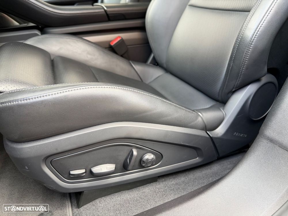 Porsche Taycan Cross Turismo Turbo - 34