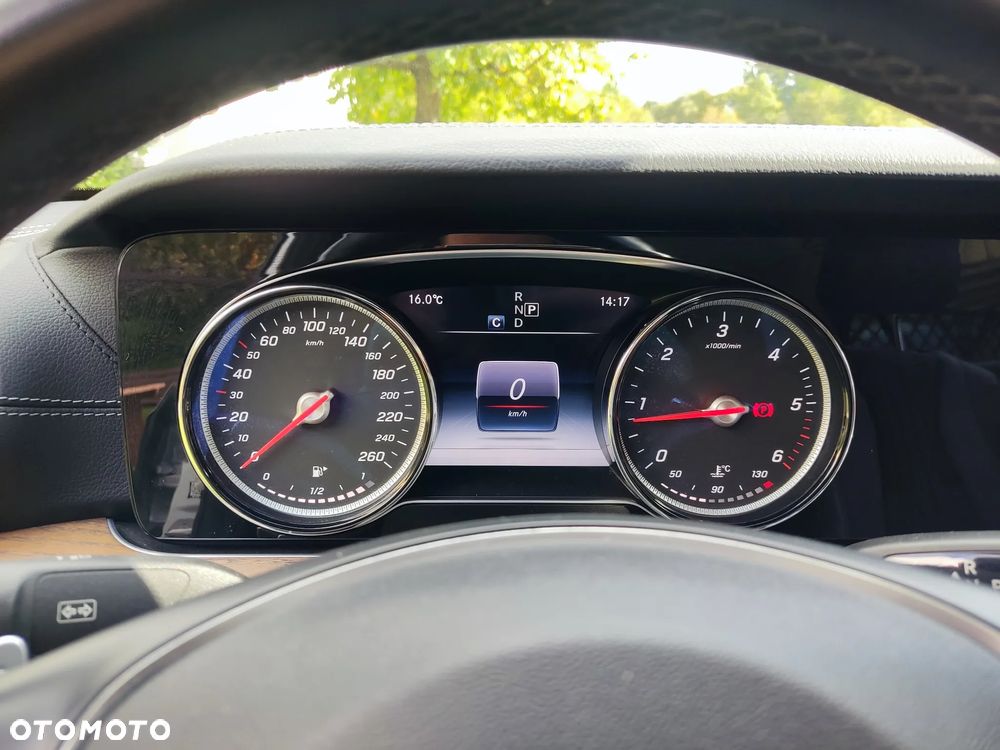 Mercedes-Benz Klasa E 220 d 9G-TRONIC - 19