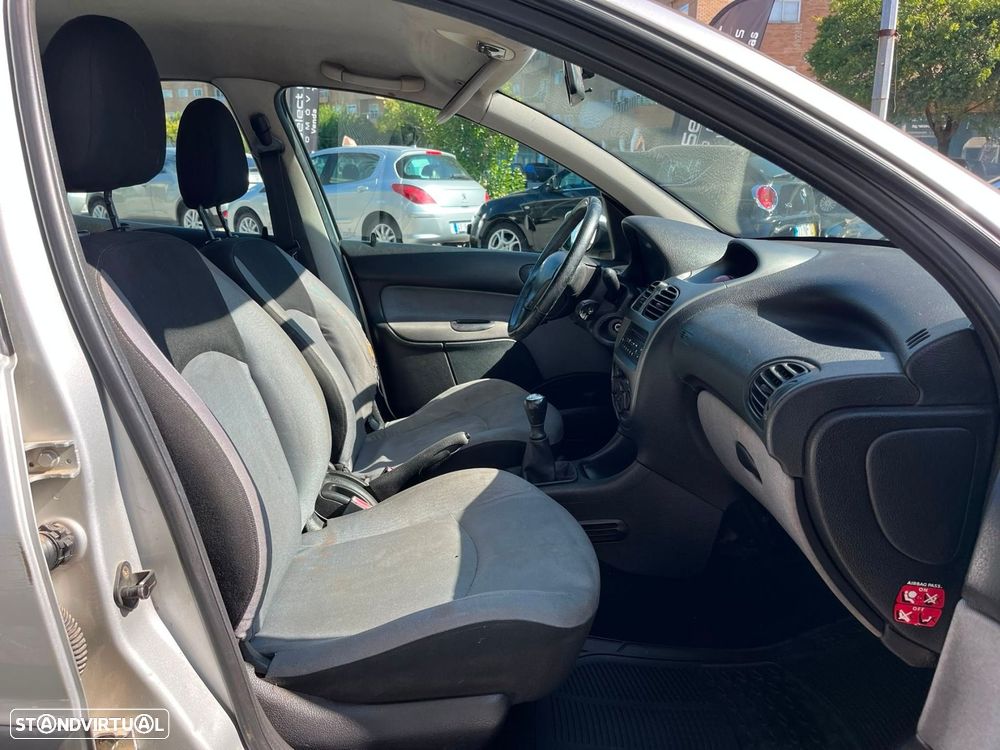 Peugeot 206 1.4 HDi XR Présence - 9