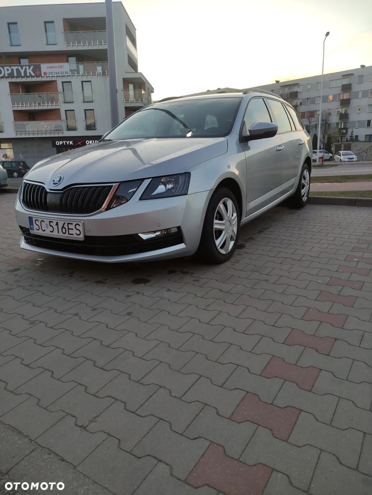 Skoda Octavia 1.6 TDI Ambition DSG - 1