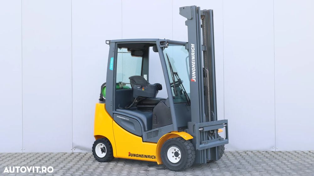Jungheinrich TFG 320s - 3