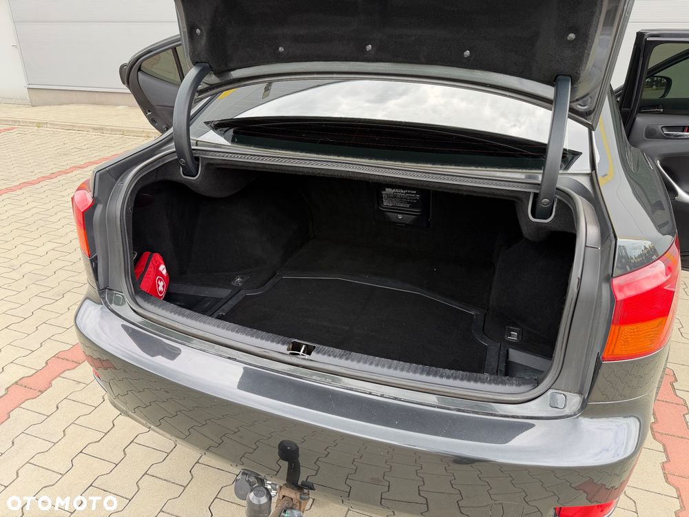Lexus IS 220 D Comfort - 32