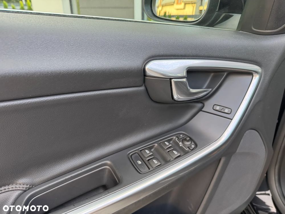 Volvo S60 D2 Summum - 11
