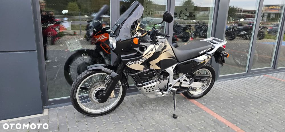 Honda XRV - 25