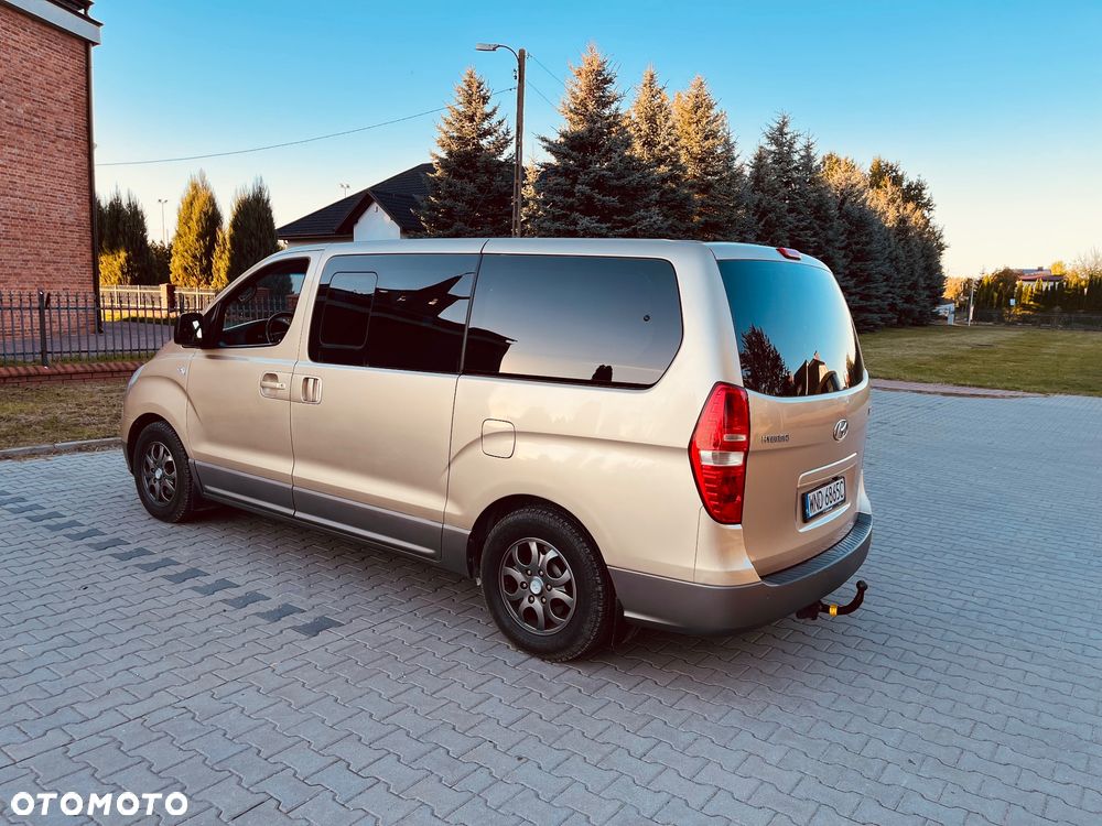 Hyundai H-1 Starex - 10