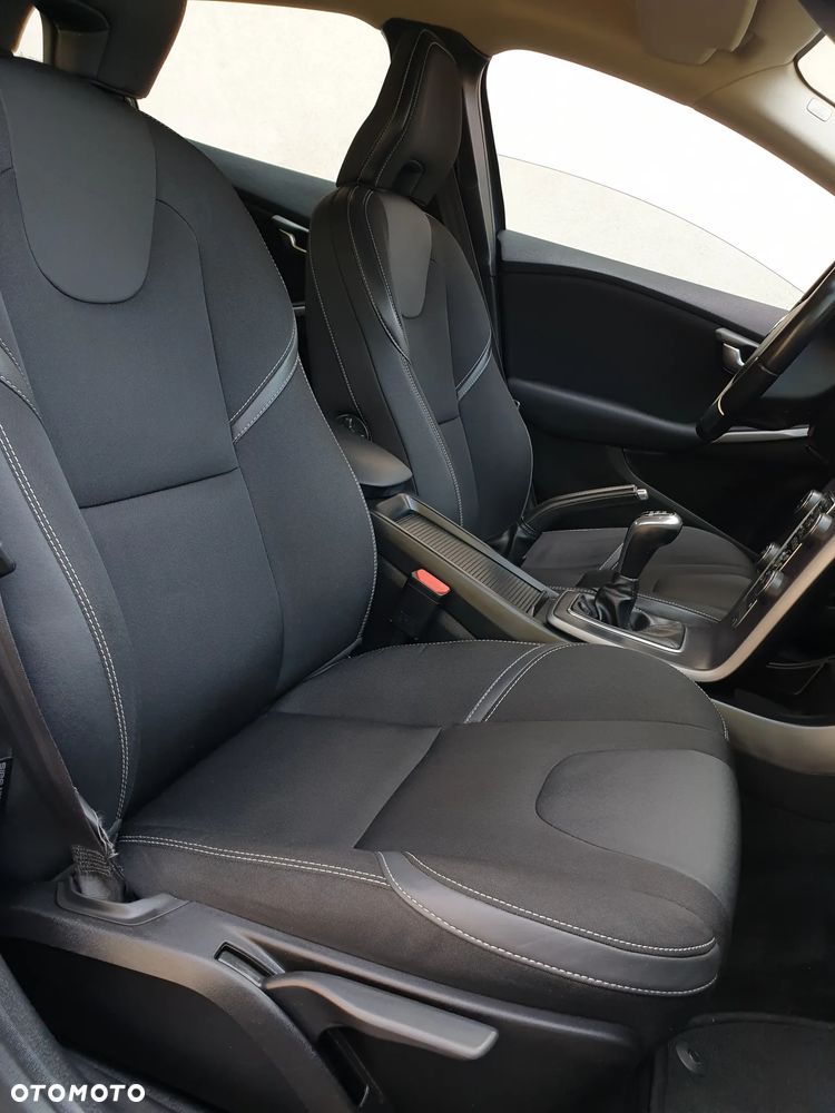 Volvo V40 D2 Linje You - 32
