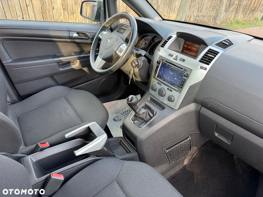 Opel Zafira 1.6 Enjoy - 24