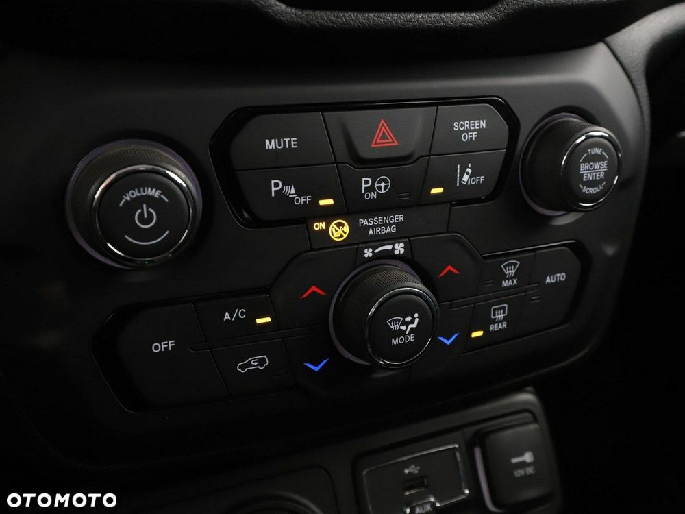 Jeep Renegade 1.4 MultiAir Limited 4WD S&S - 29