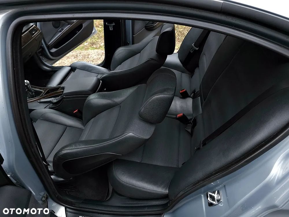 BMW Seria 3 320i - 38