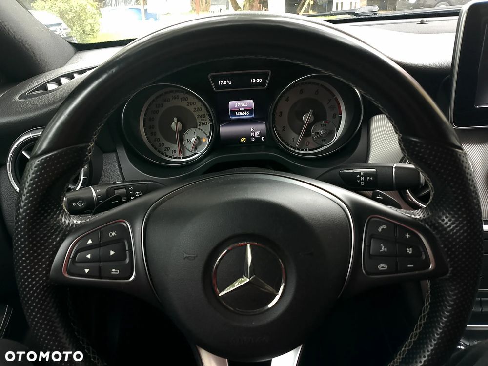 Mercedes-Benz CLA 200 7G-DCT SCORE - 13
