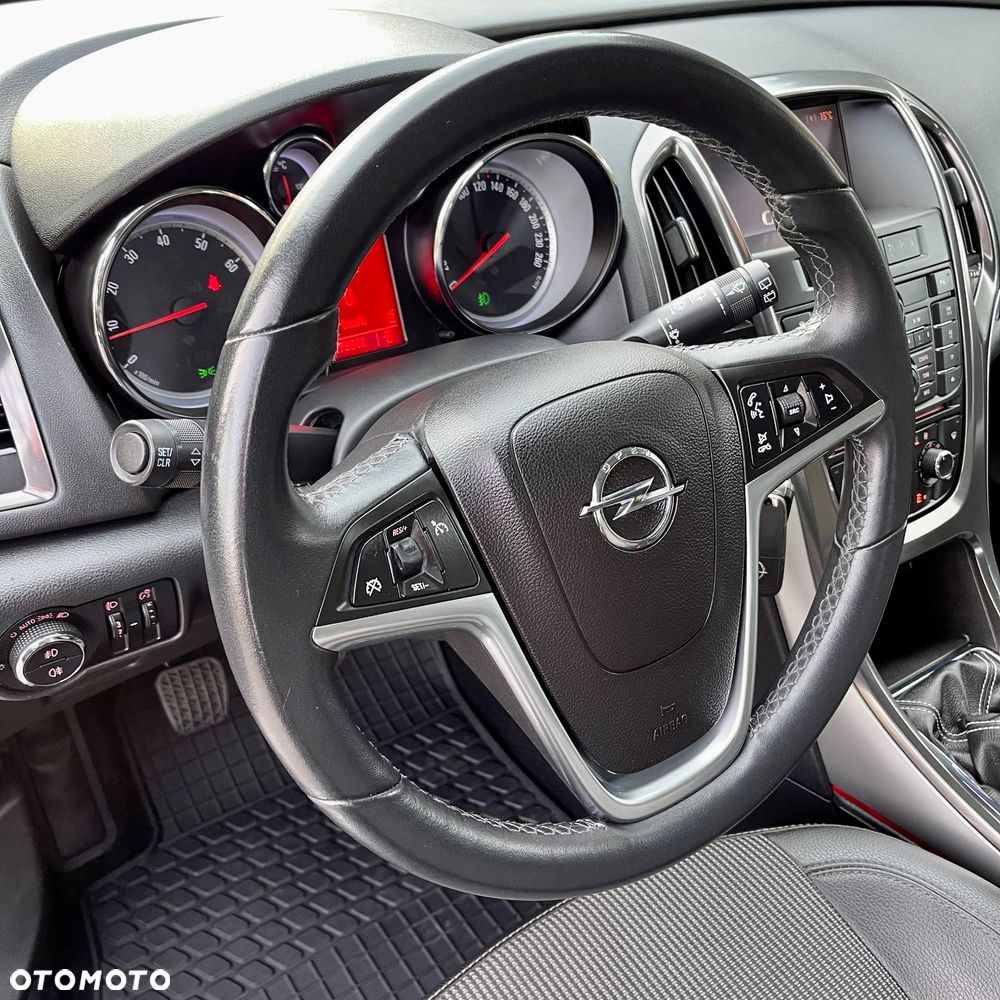 Opel Astra 1.4 Turbo Exklusiv - 16