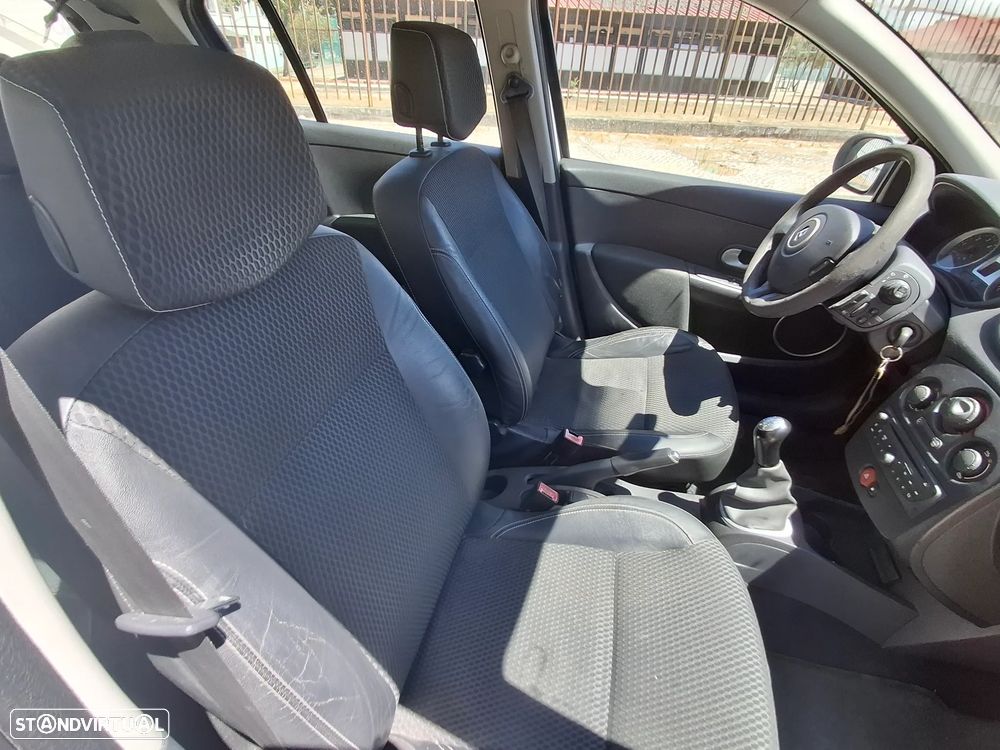 Renault Clio dCi 90 Dynamique - 11