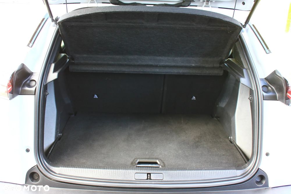Peugeot 2008 1.5 BlueHDi Allure S&S EAT8 - 31