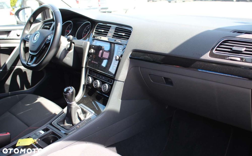 Volkswagen Golf - 15